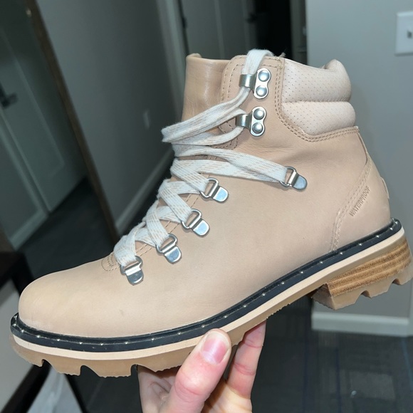 SOREL women’s boots- Lennox Hiker Booties with box - EUC - Picture 3 of 10